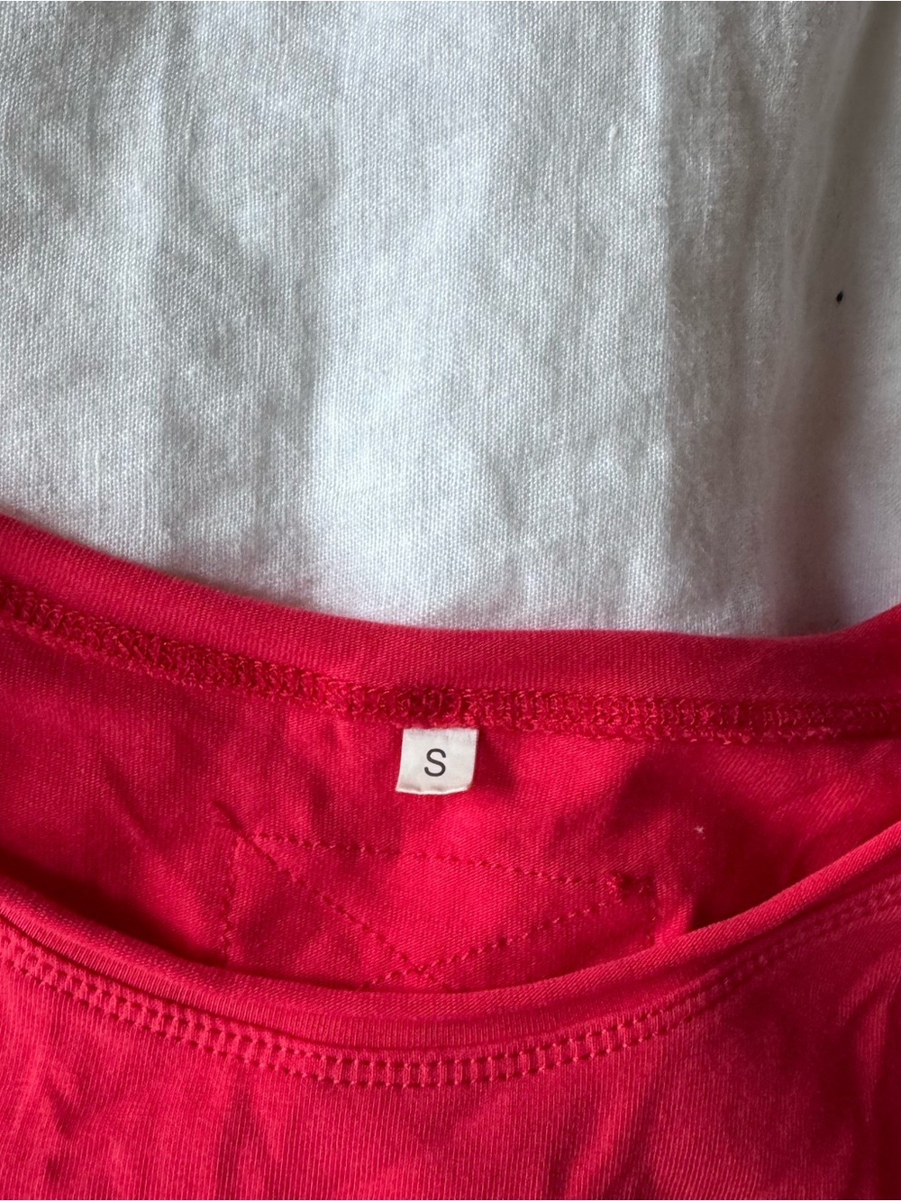 Basic Red Tee / Top - Picture 7 of 8